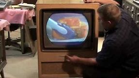 Watch a 1956 RCA VICTOR CTC-5 COLOR TELEVISION!! "Roundie"