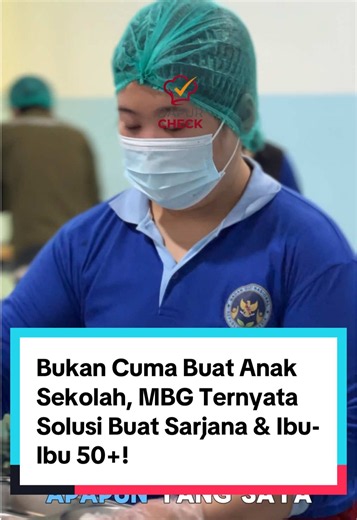 Di saat banyak PHK terjadi, banyak juga yang menggantungkan nasibnya di MBG. Dari sarjana yang mencari peluang kerja, ibu rumah tangga yang ingin membantu ekonomi keluarga, sampai lansia yang tetap semangat mencari penghasilan. Program ini bukan cuma soal makanan bergizi, tapi juga tentang harapan, lapangan pekerjaan, dan penyambung hidup bagi banyak orang 🇮🇩🔥 #makanbergizigratis #MBG #pov #gizianak #fyp