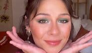 A 1970s green eyeshadow look with an orange lipstick - a very 70s color palette! Enjoy the video, and enjoy the Fleetwood Mac 💚🧡 Products used: The Beauty Crop Stuck On You #EyePrimer Almay Beauty #BrownEyeliner @Too Faced #ChocolateGoldPalette in Cocoa Truffle @Anastasia Beverly Hills #NorvinaPalette in E1 & E5 #Norvina #NorvinaPaletteVol2 #GreenEyeshadow @sephora #BlackEyeliner @Dior Backstage Glow Face Palette @Milani #Mascara @Fenty Beauty #creamblush in 08 Summertime Wine @DanessaMyricksB