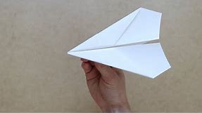 Einfacher Papierflieger falten der weit fliegt - Anleitung / Tutorial