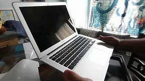 Unboxing the Macbook Air Model A1466