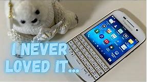 BlackBerry Q10 in 2023 - White and Gold Special Edition!