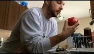 How to Properly Eat an Apple