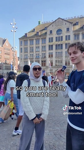 Indonesian Girl Speaks English Fluently — Indonesian Speaking English Abroad