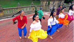 Traditional dances from Ecuador ( Bomba)
