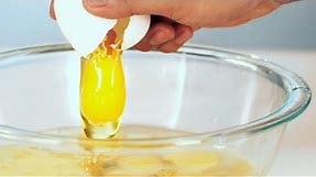 How To Perfectly Crack An Egg (With One Hand)
