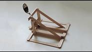 How To Make A Spoon Catapult Out Of Popsicle Sticks. (HD)
