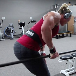 44K views · 145 shares | Back builder! One-arm Smith Machine rows are a fun alternative to more traditional dumbbell or machine rows. Check out my full 'Olympia Prep Pull Workout' at nicolewilkins.com  | Nicole Wilkins | Facebook