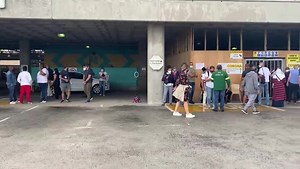 WATCH: The Western Cape Health Department is continuing with its vaccination of health workers against Covid-19 this weekend. Today, the first group of doctors will get their vaccines at Groote Schuur Hospital in Cape Town. The facility hopes to vaccinate 250 doctors today. The provincial government says 385 health workers had been vaccinated against Covid-19 in the province by Thursday afternoon. | SABC News Western Cape