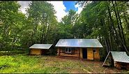 OFF GRID Russian Log Cabin. +28°C Hot day. A MAN builds it in the forest