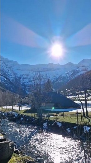 Cirque de Gavarnie🇨🇵 A glacier amphitheater in the Pyrenees with one of Europe’s tallest waterfalls.