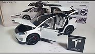 Tesla Model X diecast replica in 1:18 scale - detailed review