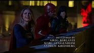 Barry, Kara and Oliver go to Gotham City and find the Bat Signal | Elseworlds Part 2