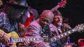 B.B. King with Slash "The Thrill Is Gone". Amazing.