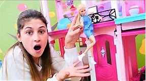 Kızlar için Barbie videoları - Barbie'nin asansörü bozuldu! Tamir etme oyunu