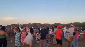 BBQ SUNSET PICNIC(MAXI... - Colourful People Entertainment