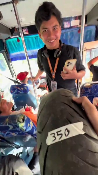 Gulong Bili Na Kayo! Funny Video ng Tindera ng Gulong na Nagbebenta ng 350 sa 200 Lang