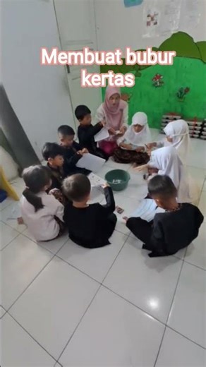 membuat bubur kertas #tkalkhansa #asyiknyabelajar #bandungjabar