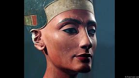 Thutmose, Bust of Nefertiti