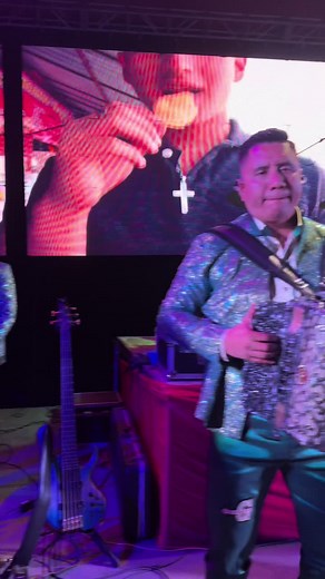 Canciones Románticas: Corazón Gitano y Tierra Caliente