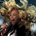 Beyoncé Blonde Hair at Super Bowl