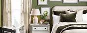 How to Decorate a Bedroom with a Green Accent Wall