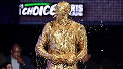 Kobe Bryant gets covered in gold slime at Nickelodeon's Kids' Choice Sports Awards