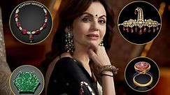 Nita Ambani has consistently dazzled with her elegant jewelry choices, and once again, she captivated everyone with her Miss World Mughal-era jewellery piece. Adorning a baju band reportedly valued at over 200 crores, she stunned onlookers. However, the surprising revelation is that the baju band she wore was originally a kalgi of Mughal Emperor Shah Jahan. To learn more about her exquisite Mughal jewellery collection, don’t miss the video! #ZoomTV #NitaAmbani #Jewelry #MughalEra #BajuBand #Kalg