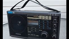 MAGNAVOX D2935 multi band radio FM-AM bands, HAM USB,SSB reception shows. Battery mode.No ext ant.