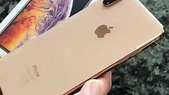 Simply a pleasure unboxing the new iPhone Xs Max Gold!
