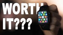 Is Apple Watch WORTH IT in 2021? - My Apple Watch experience (Apple Watch SE)