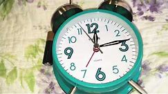 How to set up a twin alarm clock and test it