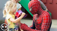 Spider-Man Surprises 400 Kids - Movie Costume with Muscle Suit