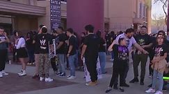 WWE SmackDown: Wrestling fans gather in Glendale | Haystack News