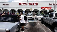 Aldi acquiring Winn-Dixie, Harveys supermarket chains