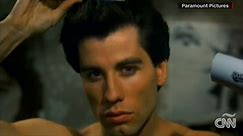 Subastan el traje blanco de John Travolta en ‘Saturday Night Fever’