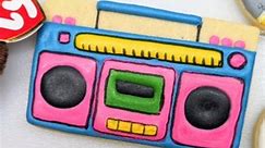Boombox Blast 🎵🔊 📻🌈 Get ready to groove! The 90s beats come alive with this bold and colorful boombox cookie. Each detail outlined in black for that extra pop—let the music play! 🍪🎶 #boombox #90sjam #90s #cookies #cookiedecoratingvideo #decoratedcookies #decoratedsugarcookies #sugarcookies #cookiesofinstagram #cookiedecorating #customcookies #cookieart #cutecookies #cookieartist #royalicing #cookier #talentedcookiers #royalicingcookies #edibleart #foodphotography #instafood #homemade #baki