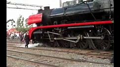 Steam Locomotive R761 Derails!