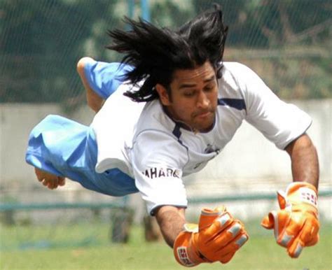 ms dhoni photos m s dhoni image gallery