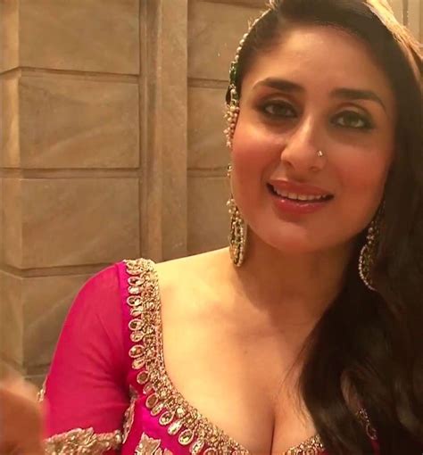 high quality bollywood celebrity pictures kareena kapoor flaunts deep