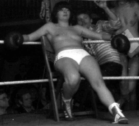 lgis topless boxing