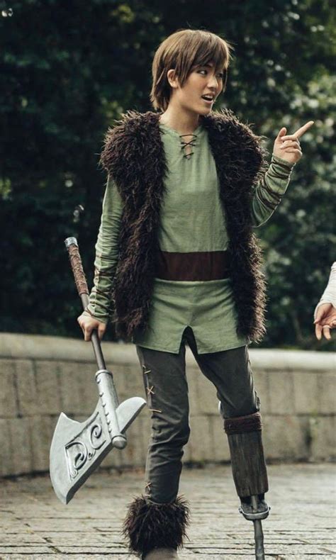 train  dragon  hiccup cosplay
