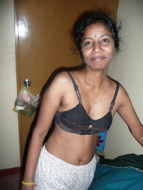 desi bhabhi boobs bra naked photo bade doodh wali moti bhabhi