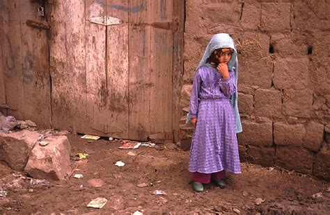 yemen yemeni girl forced to marry at the age of 8 has obtained a divorce