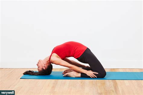 yoga poses  stretch  quads