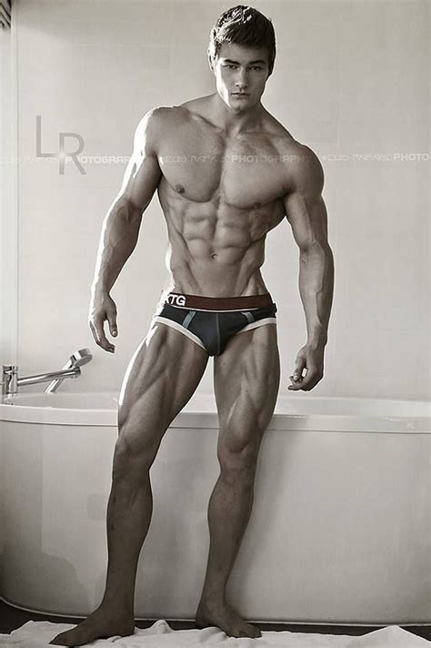 jeff seid classic male vee shape bathtub pose by luis rafael male physique male fitness