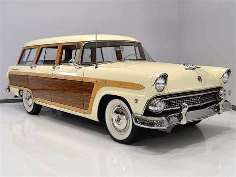 1955 Ford Country Squire Station Wagon Is Old Suburban