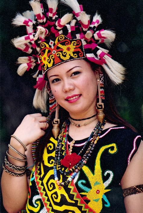 Sarawak Traditional Costume And Handicraft Orang Ulu