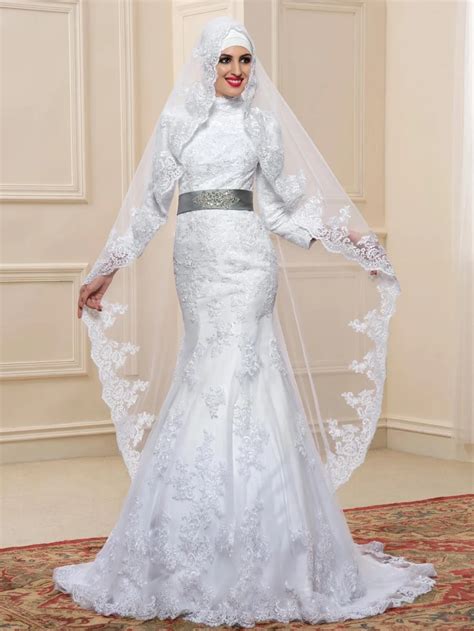 2016 New Dubai Arabic Muslim Wedding Dresses White Lace High Neck Long