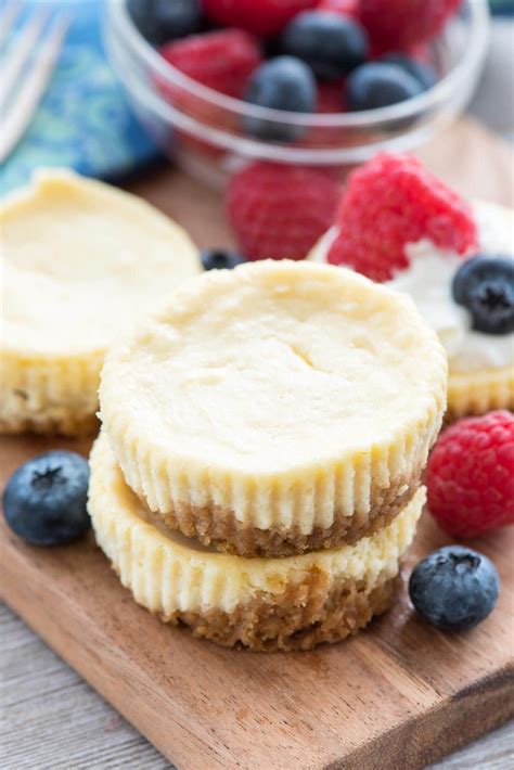 easy mini cheesecakes  ways crazy  crust